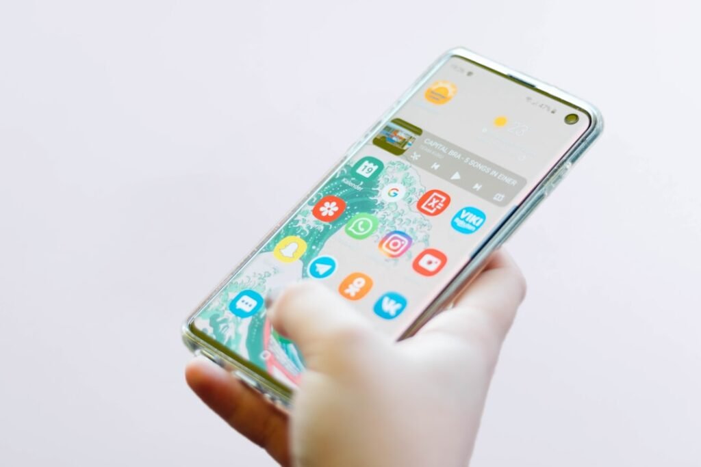 Samsung Android smartphone for slow performance troubleshooting